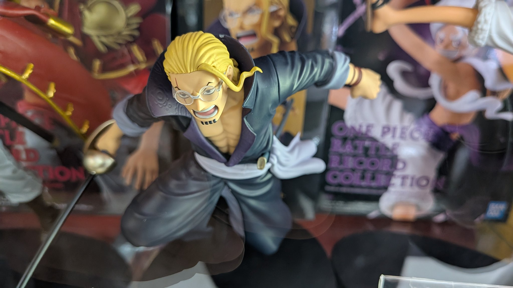 MÔ HÌNH Silvers Rayleigh - One Piece - Battle Record Collection (Bandai Spirits) FIGURE CHÍNH HÃNG 3 HCeqd1UawAALlDv