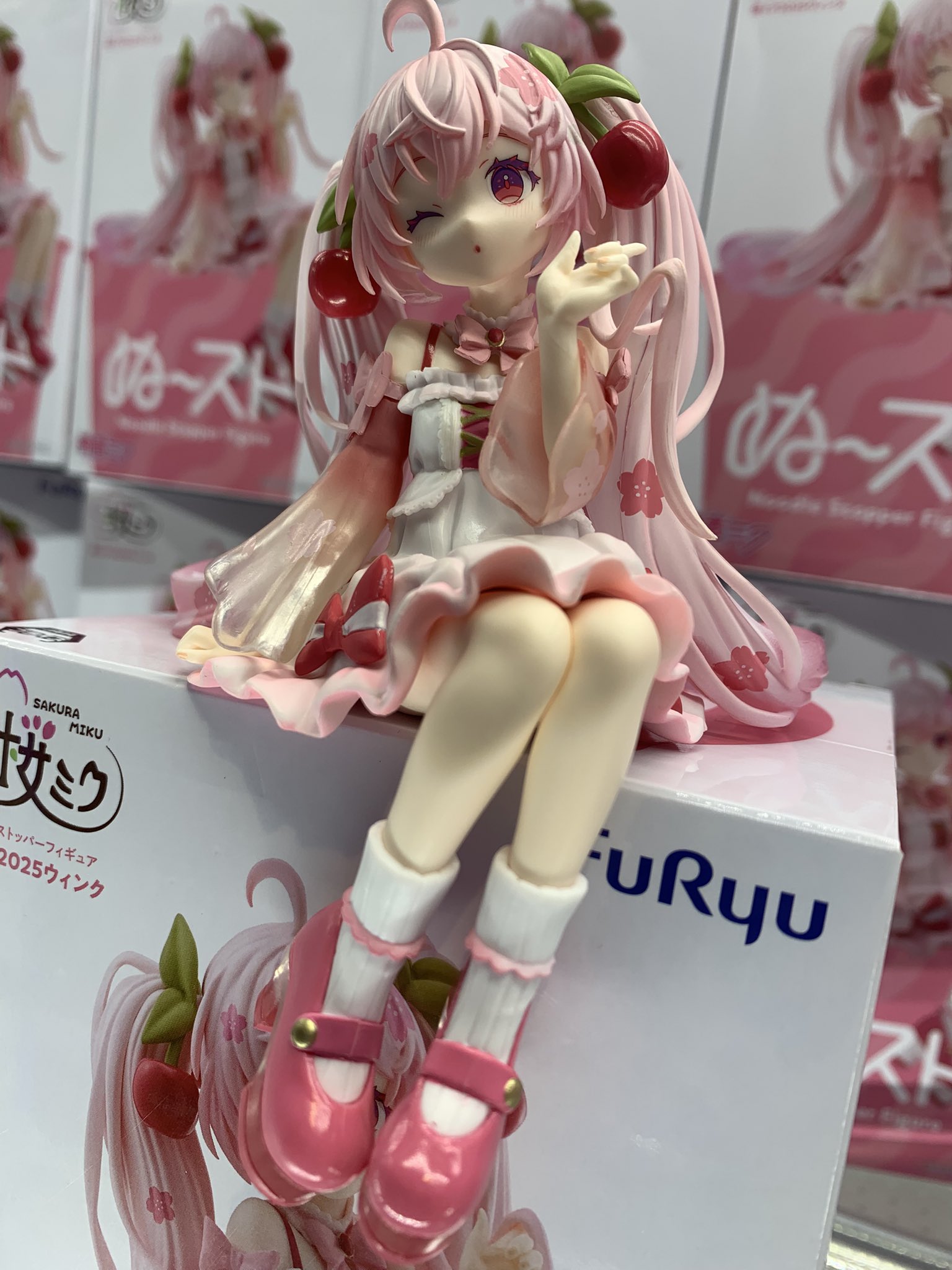 MÔ HÌNH Hatsune Miku - Vocaloid - Noodle Stopper Figure - Sakura, 2025, Wink Ver. (FuRyu) FIGURE CHÍNH HÃNG 2 HF TkobbcAAePr3