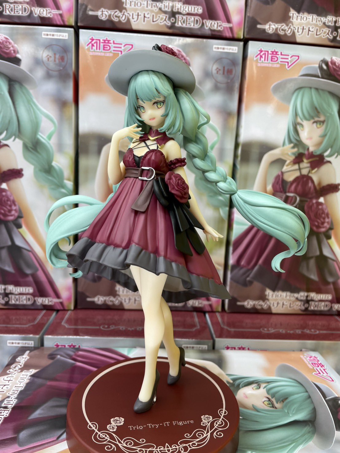 MÔ HÌNH Hatsune Miku - Vocaloid - Trio-Try-iT Figure - Red Dress Ver. (FuRyu) FIGURE CHÍNH HÃNG 6 HFcVBE4bcAAZBad