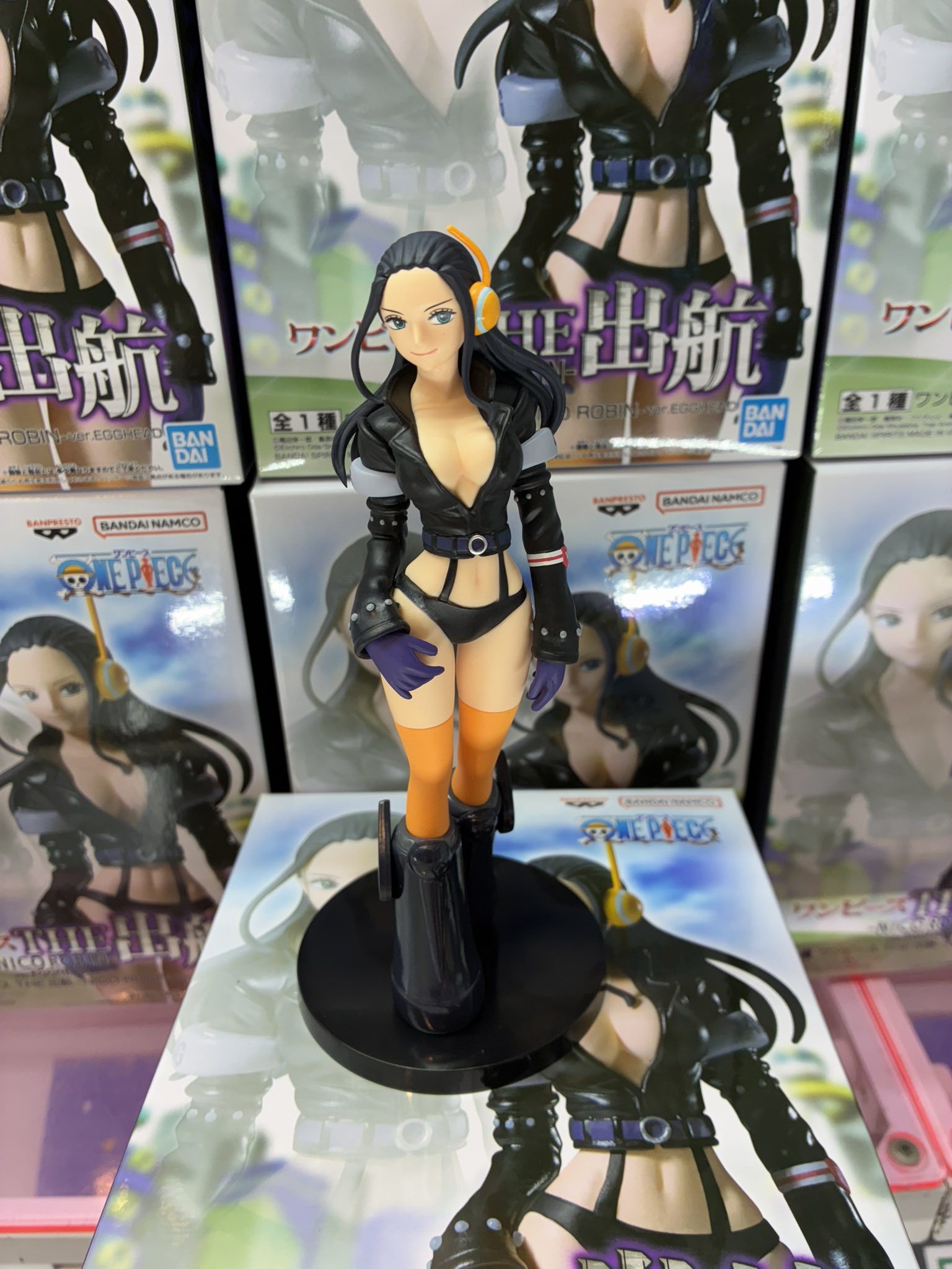 MÔ HÌNH Nico Robin - One Piece - One Piece the Shukko - Ver. Egghead (Bandai Spirits) FIGURE CHÍNH HÃNG 2 G1q7WXEaAAAHr9M